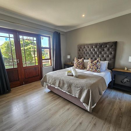 Appartamento Six Whale Rock Gardens With Back Up Power For Load Shedding Plettenberg Bay Esterno foto