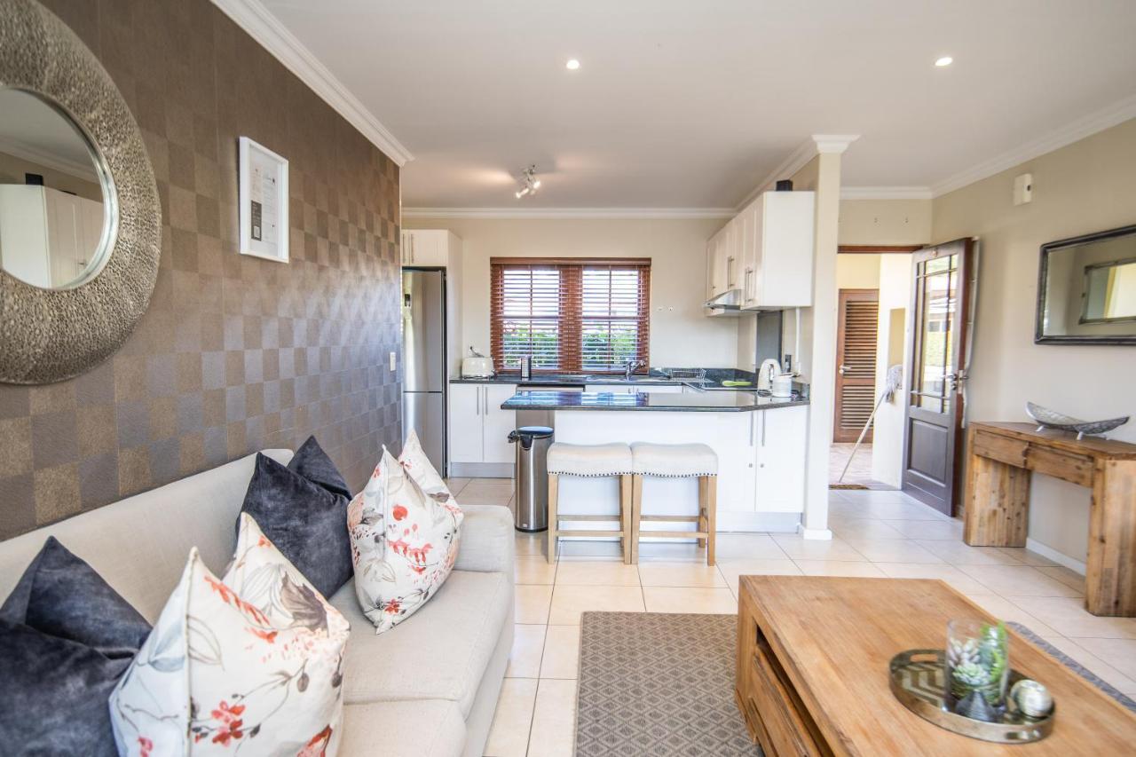 Appartamento Six Whale Rock Gardens With Back Up Power For Load Shedding Plettenberg Bay Esterno foto