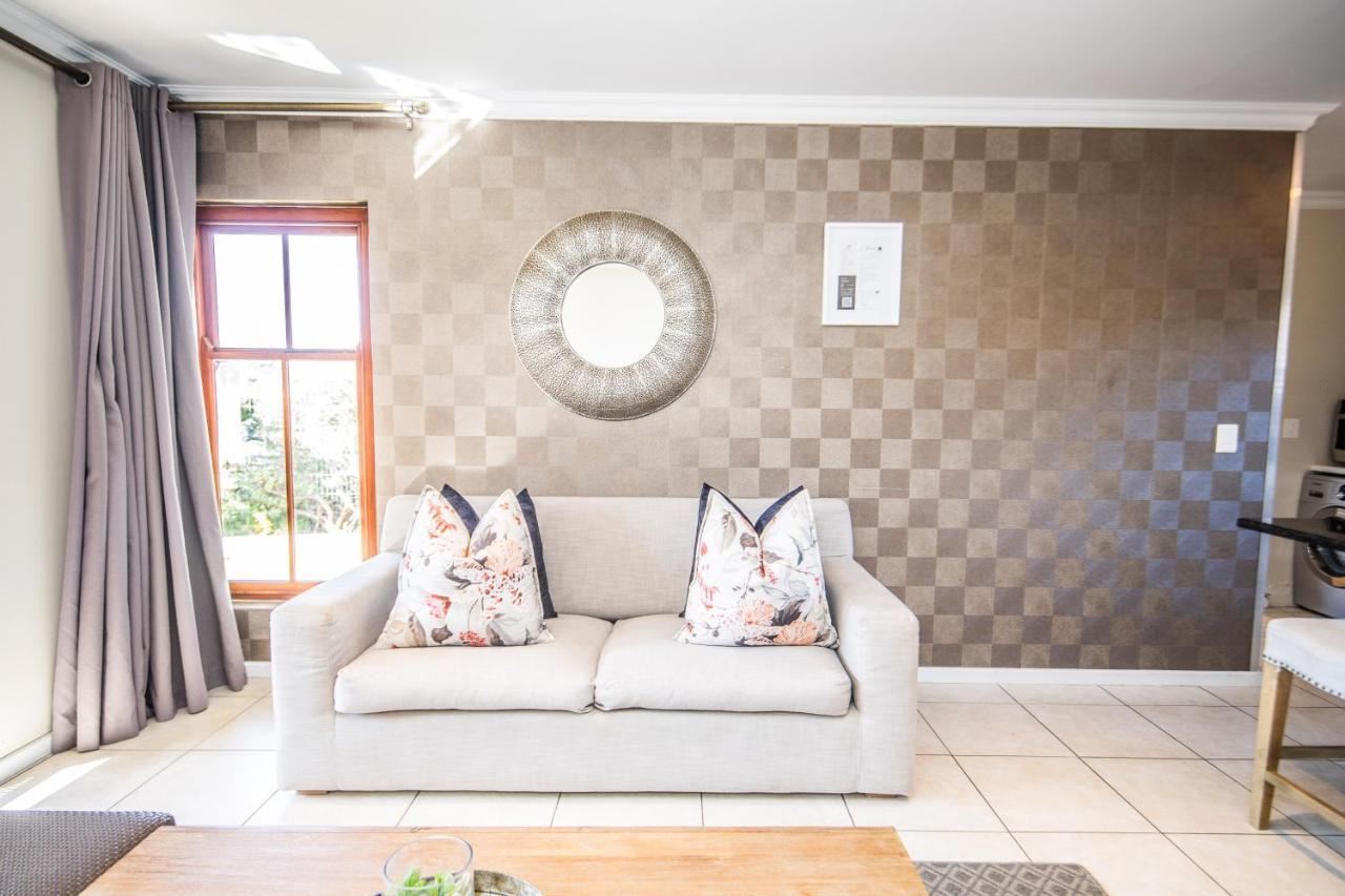 Appartamento Six Whale Rock Gardens With Back Up Power For Load Shedding Plettenberg Bay Esterno foto