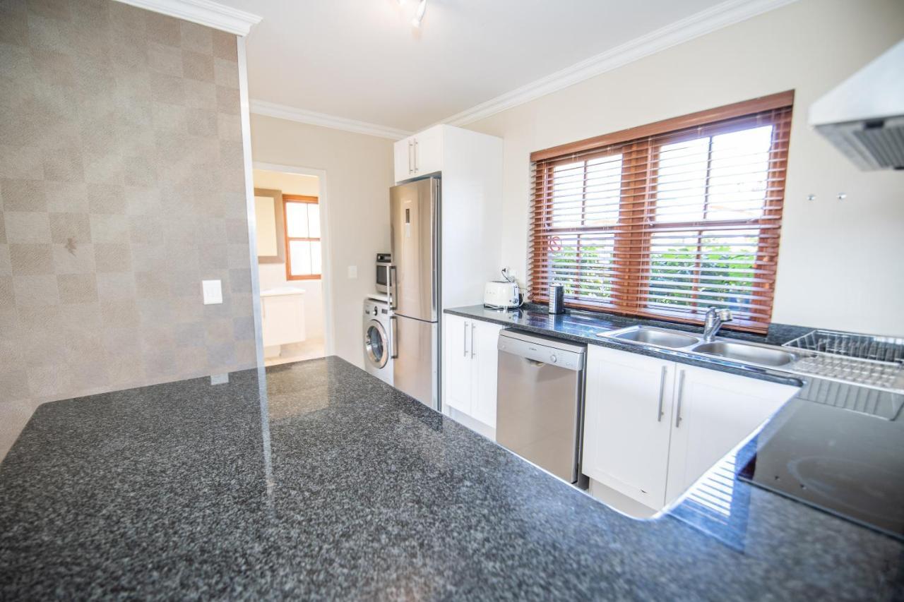 Appartamento Six Whale Rock Gardens With Back Up Power For Load Shedding Plettenberg Bay Esterno foto