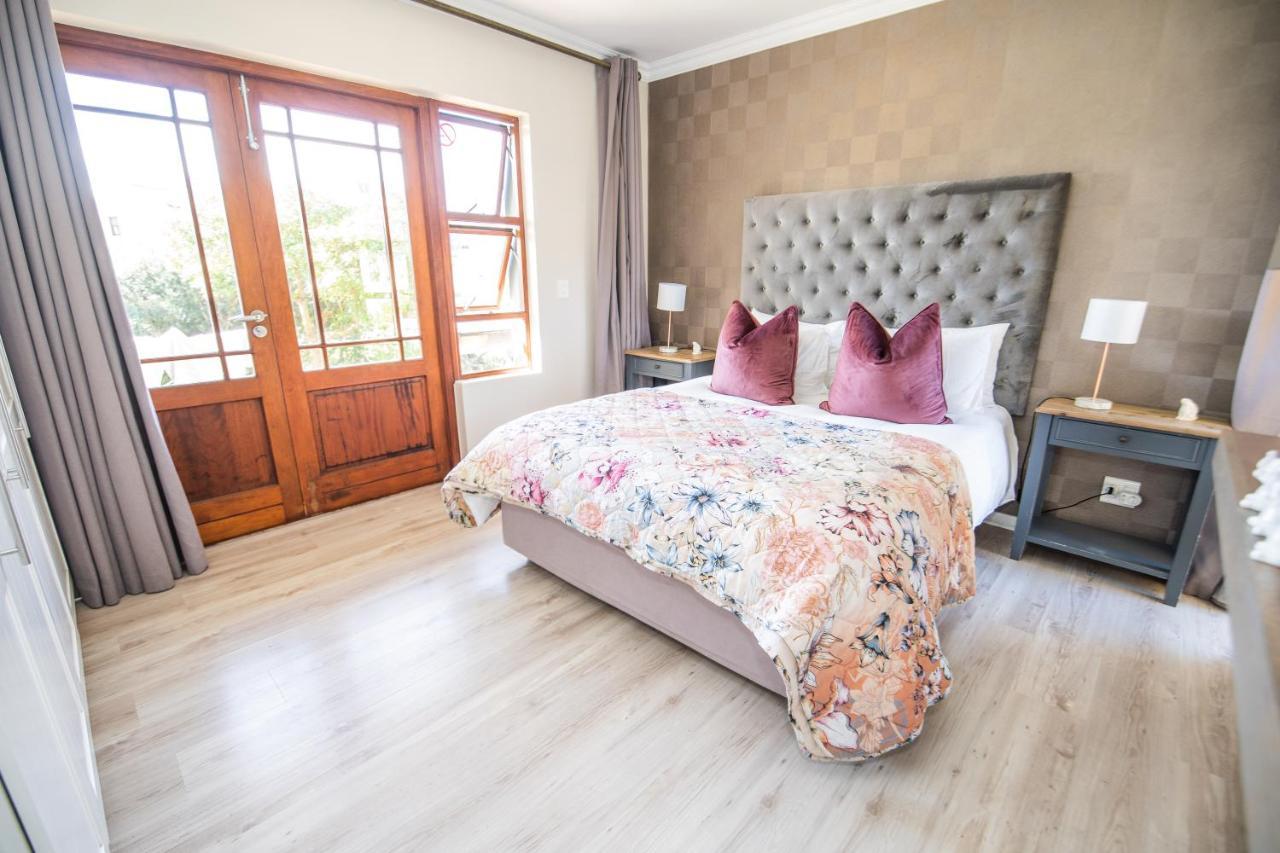 Appartamento Six Whale Rock Gardens With Back Up Power For Load Shedding Plettenberg Bay Esterno foto