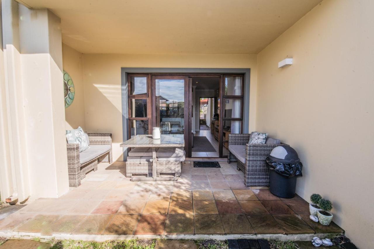 Appartamento Six Whale Rock Gardens With Back Up Power For Load Shedding Plettenberg Bay Esterno foto