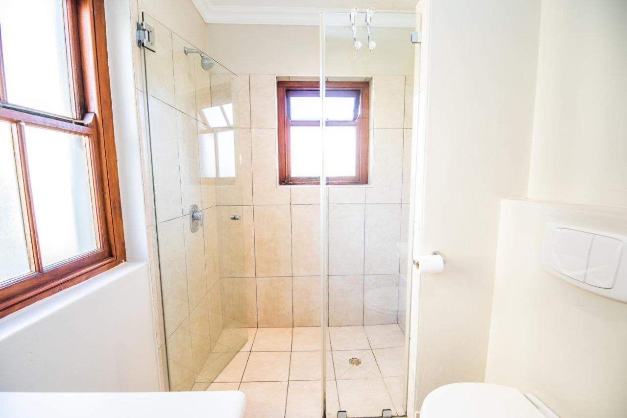 Appartamento Six Whale Rock Gardens With Back Up Power For Load Shedding Plettenberg Bay Esterno foto