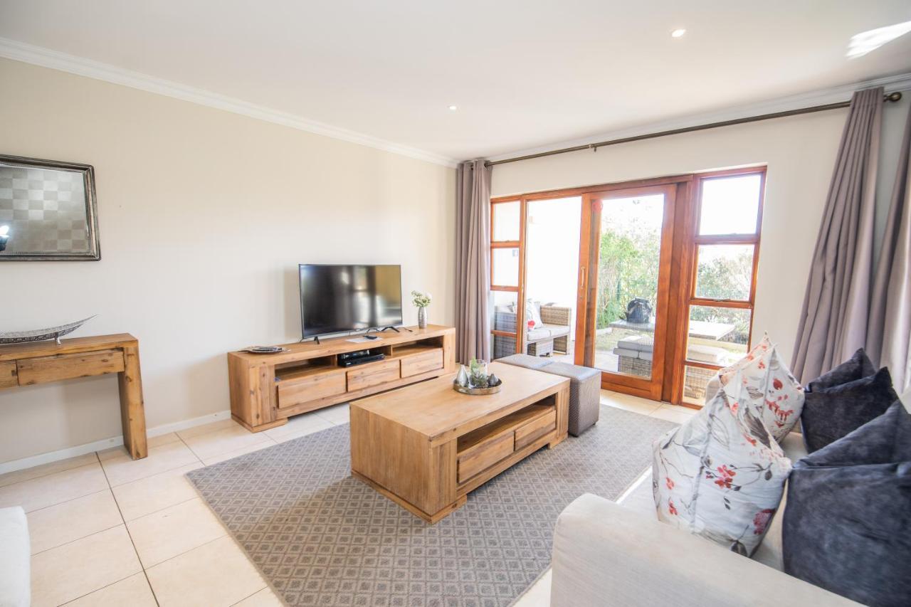 Appartamento Six Whale Rock Gardens With Back Up Power For Load Shedding Plettenberg Bay Esterno foto
