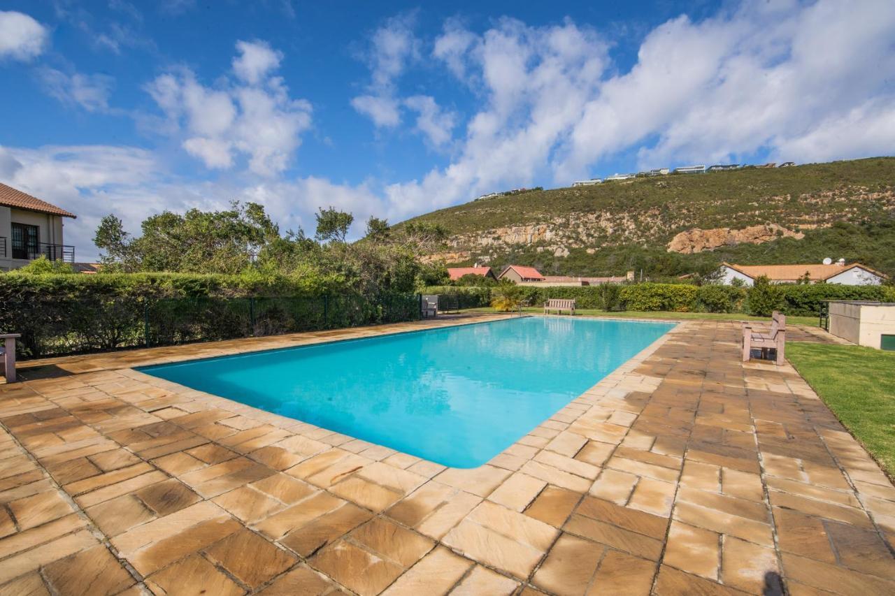 Appartamento Six Whale Rock Gardens With Back Up Power For Load Shedding Plettenberg Bay Esterno foto