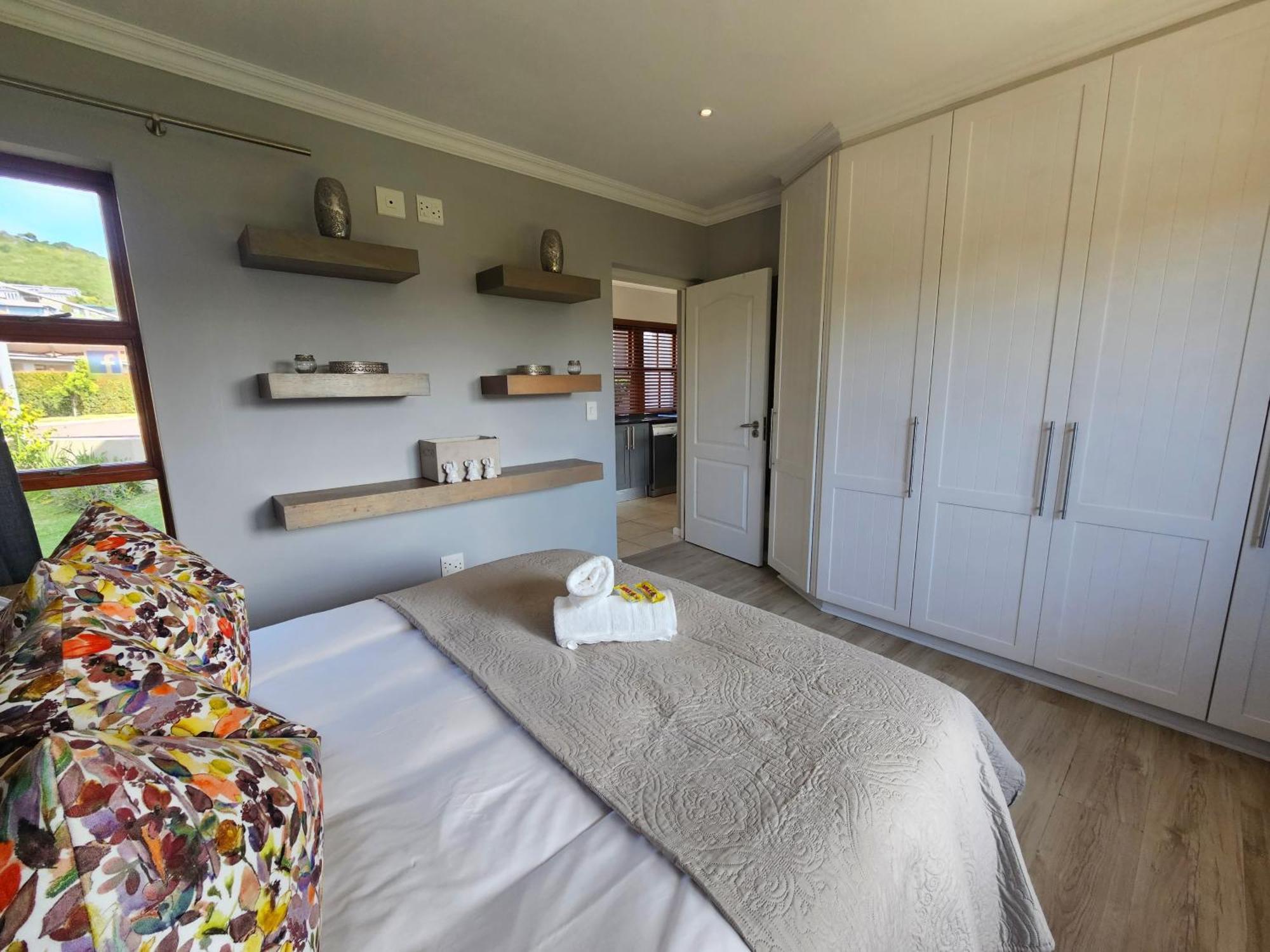 Appartamento Six Whale Rock Gardens With Back Up Power For Load Shedding Plettenberg Bay Esterno foto