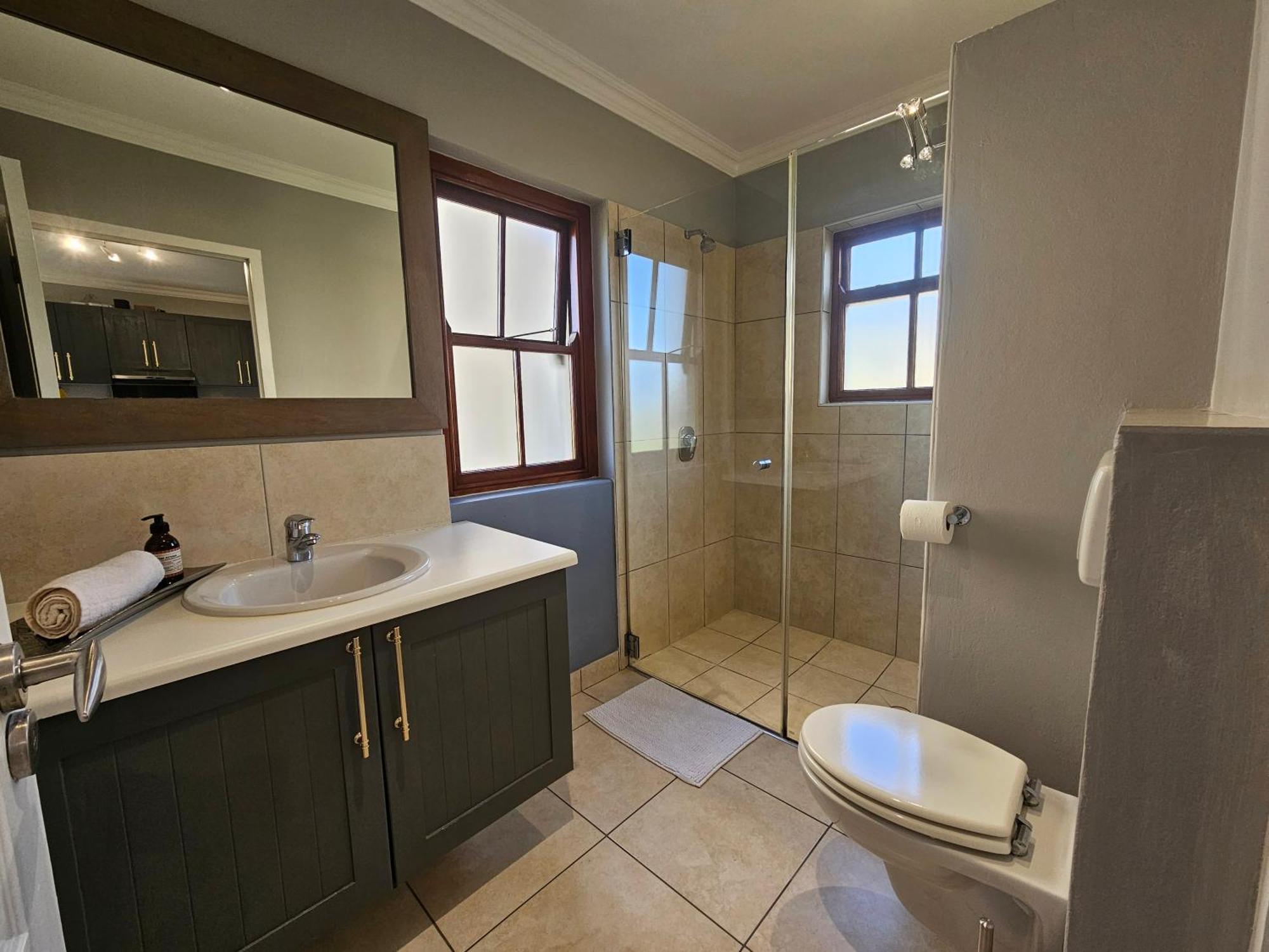 Appartamento Six Whale Rock Gardens With Back Up Power For Load Shedding Plettenberg Bay Esterno foto