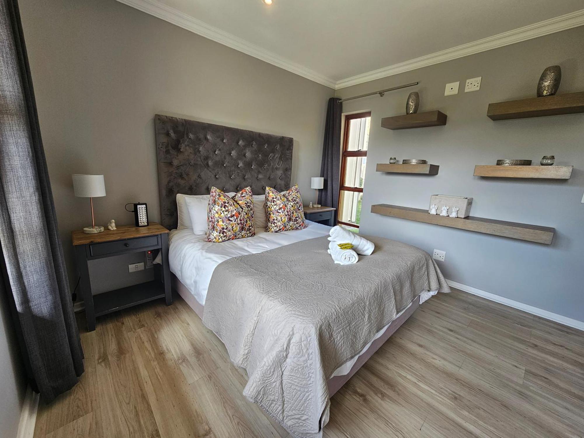 Appartamento Six Whale Rock Gardens With Back Up Power For Load Shedding Plettenberg Bay Esterno foto